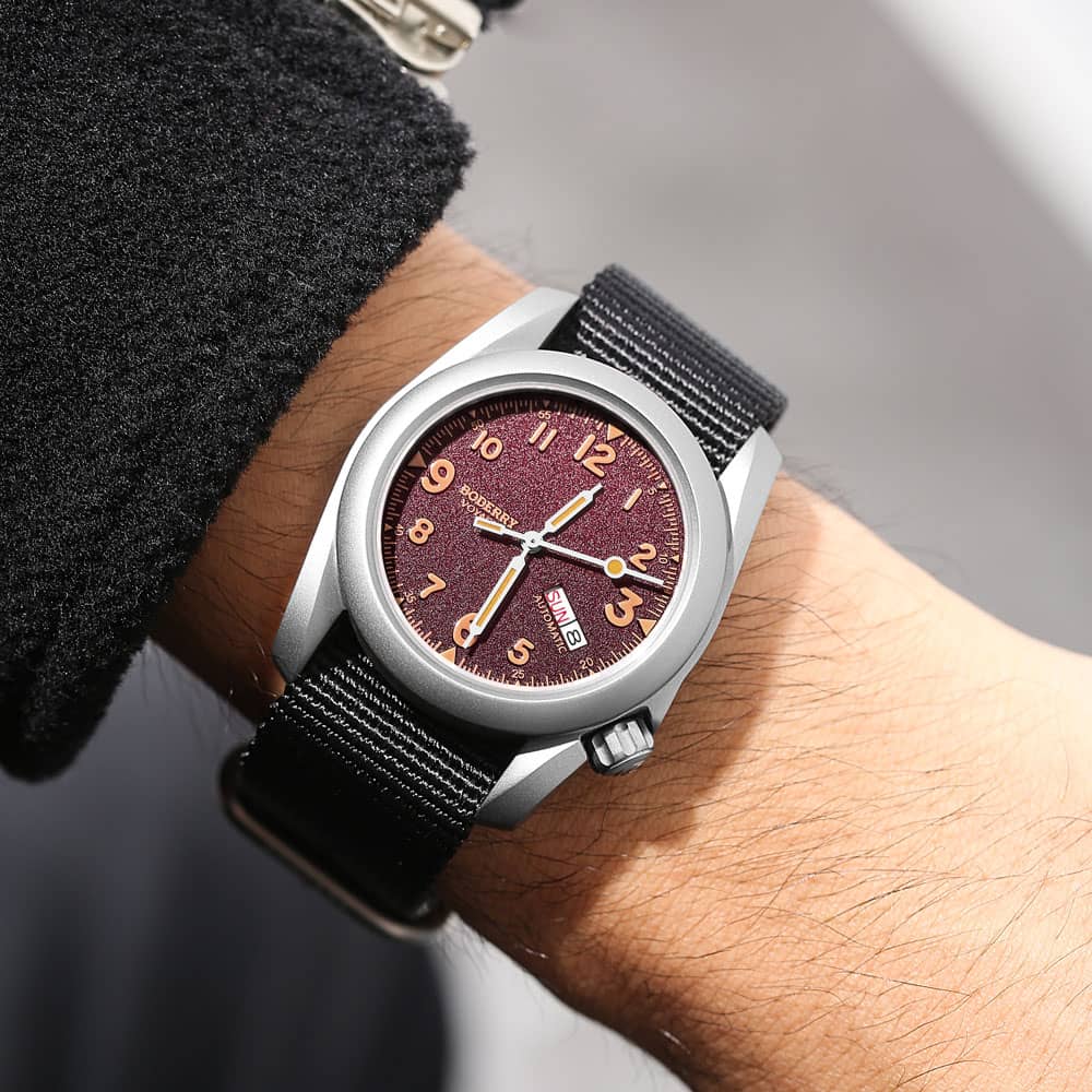 VOYAGER - 100M Waterproof Titanium Automatic Field Watch | Claret-Day,Date