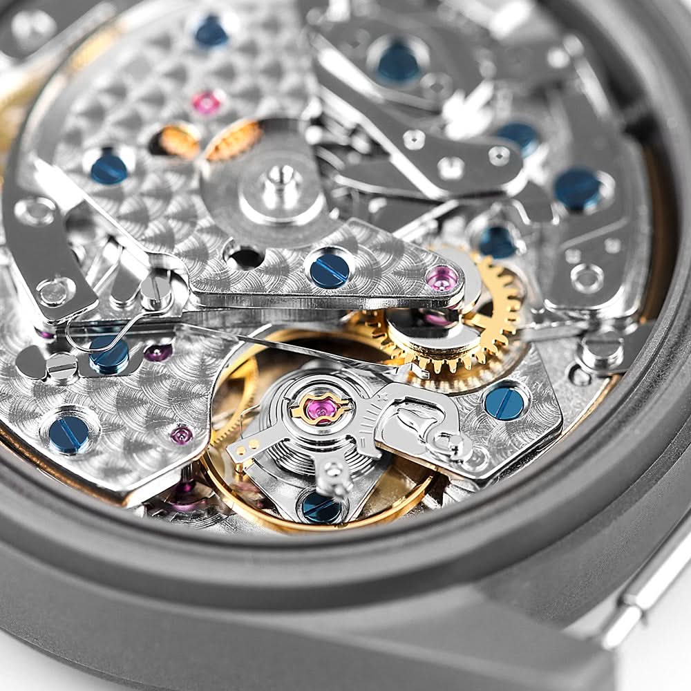 LANDMASTER Chronograph – Titanium Automatic Tritium Field Watch | Yellow-bracelet