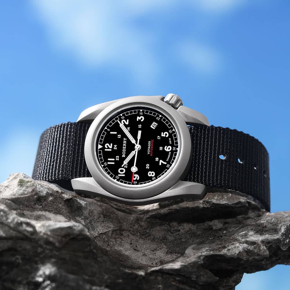 VOYAGER - 100M Waterproof Titanium Automatic Field Watch | Black