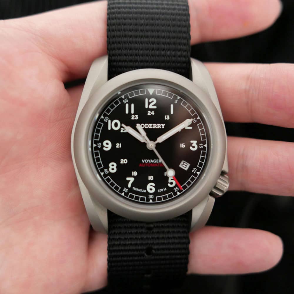 VOYAGER - 100M Waterproof Titanium Automatic Field Watch | Black